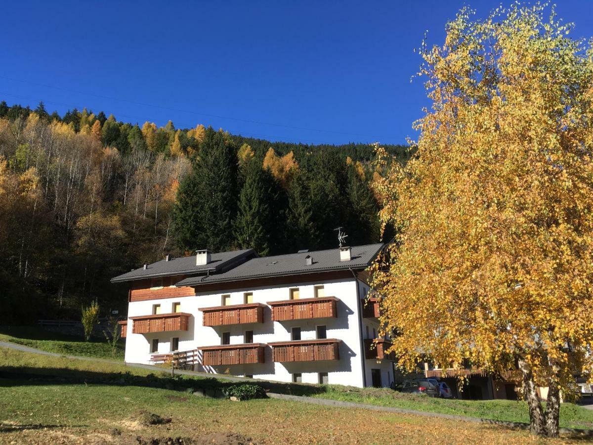 Chalet Del Bosco Valdisotto Eksteriør billede